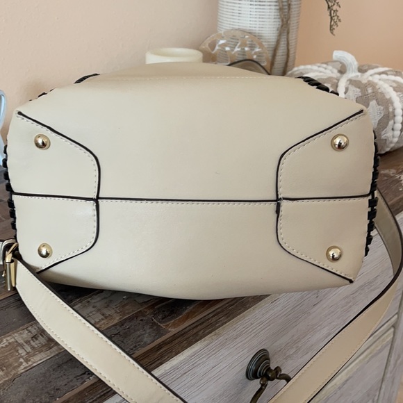 Beige Bucket Bag with detachable crossbody strap - Picture 3 of 4